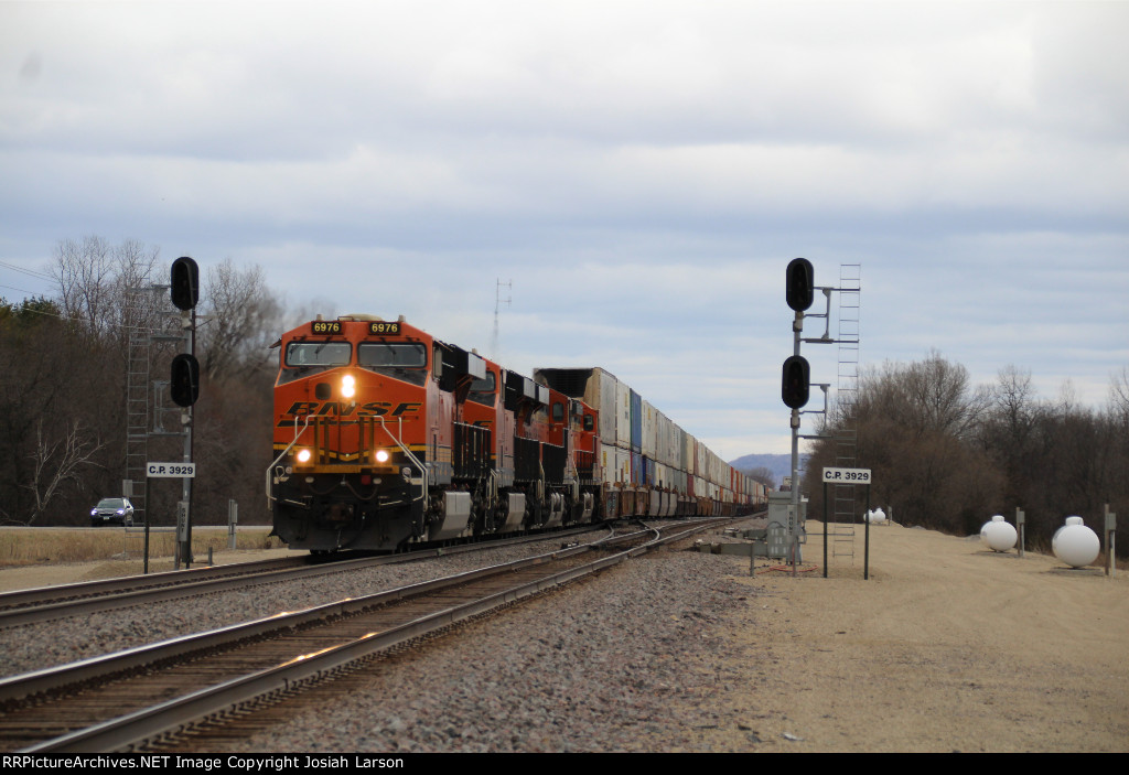 BNSF 6976 West